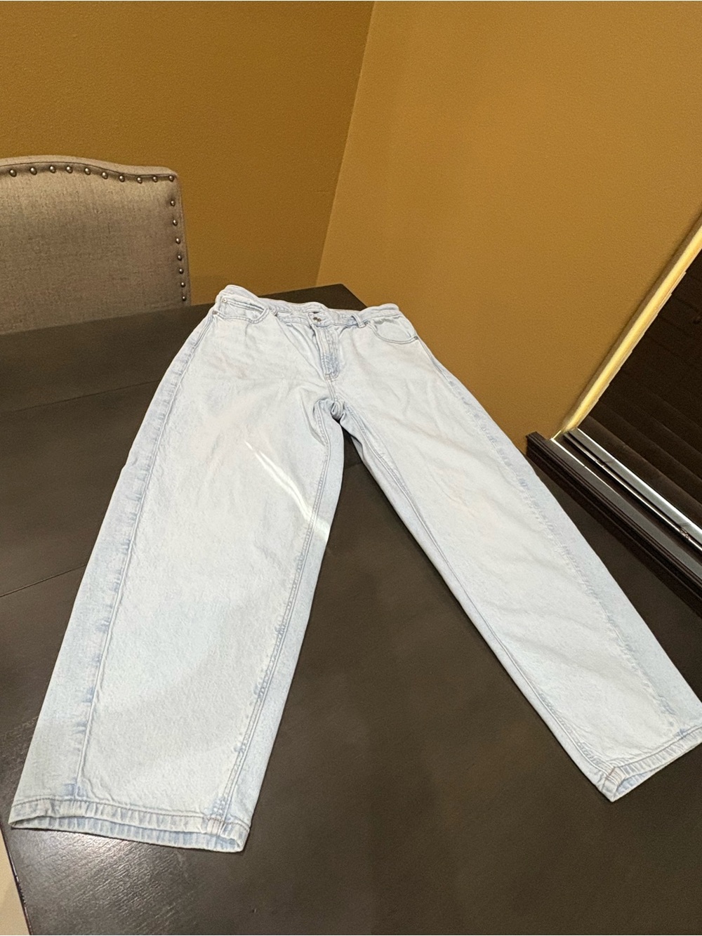 AE low rise baggy barrel jeans